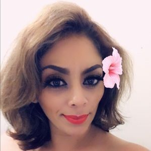 Meet your Posher, Ana